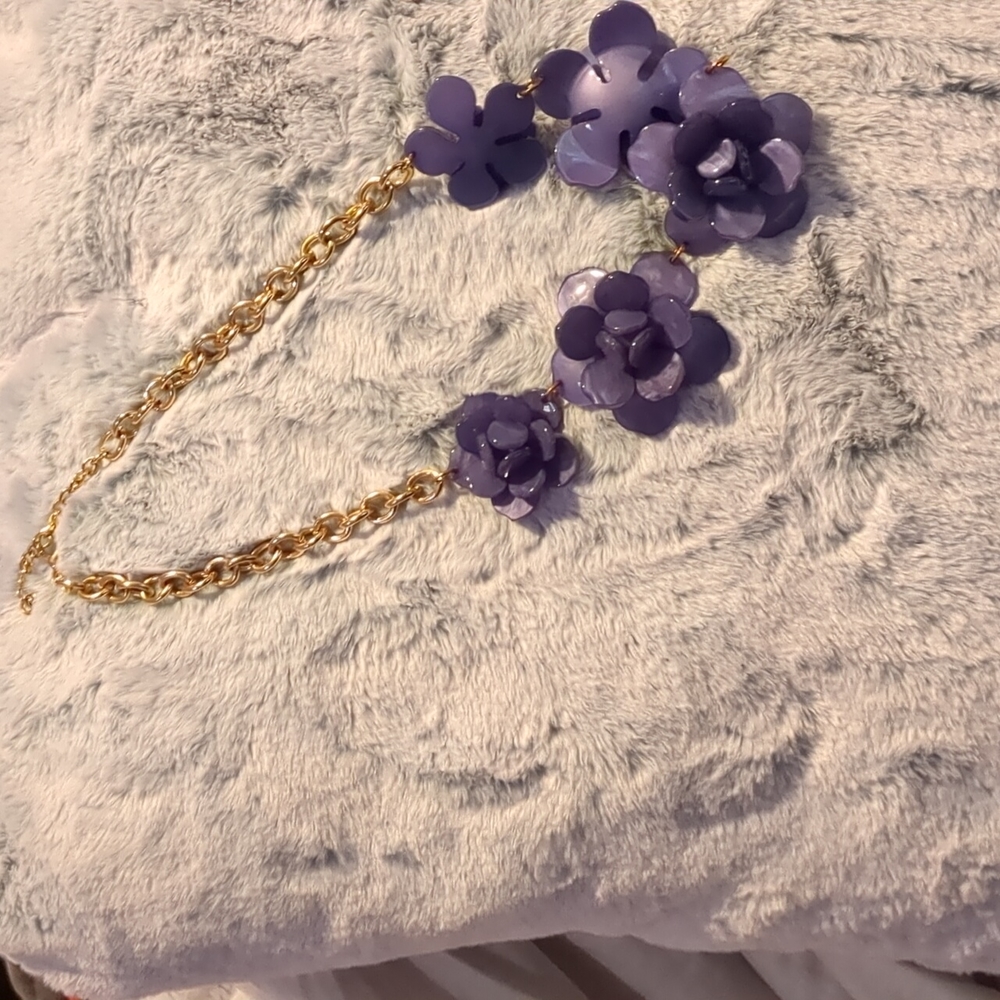 Gold Tone Swirl Statement Y2K, 90's, Necklace